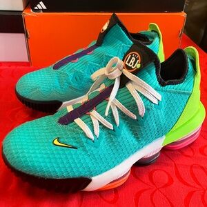 Nike Lebron 16 Low Hyper Jade size 9 US